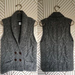 J. Crew cable knit sweater vest Sz L